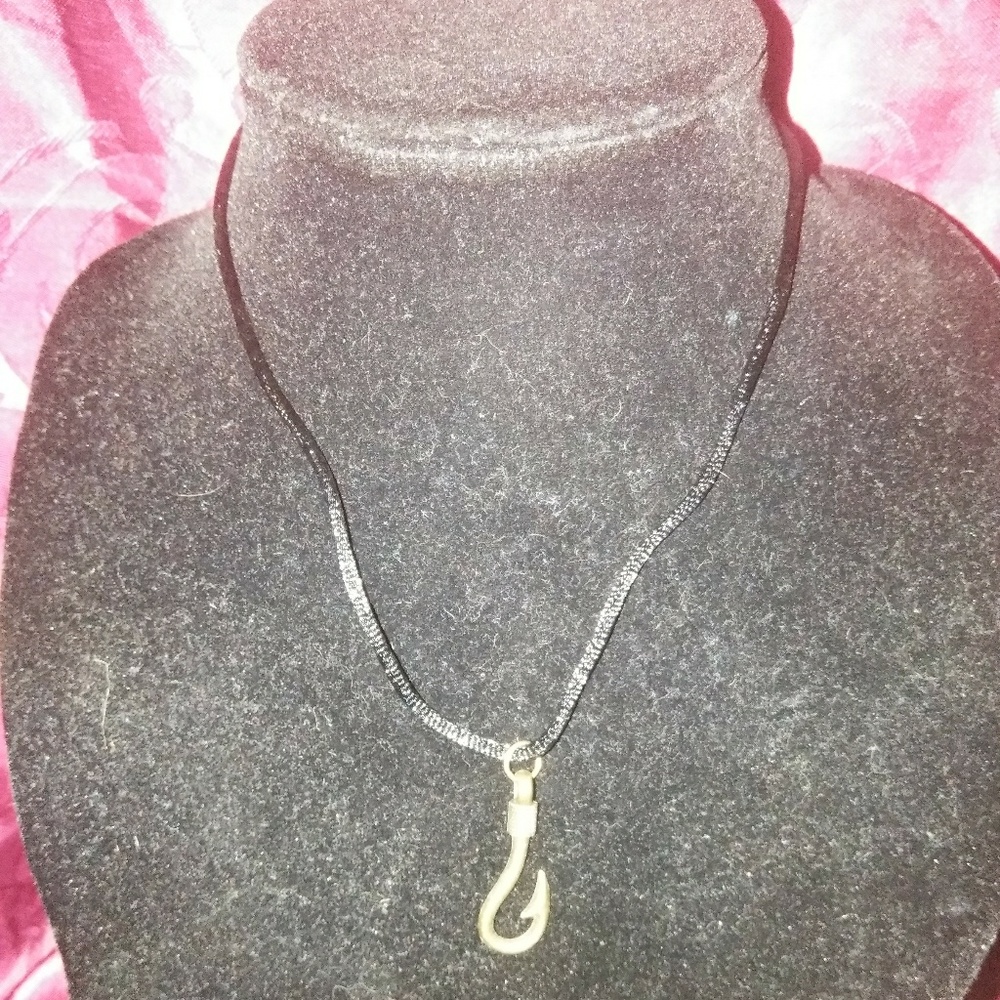 Hook necklace, gold tone